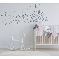 Eleganter Fliegender Vogelschwarm. Qualität Vinyl Matte Wandtattoo Aufkleber von DesignDivil