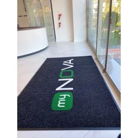 Personalisierte Und Benutzerdefinierte Matte, Firmen-Fußmatte, Personalisiere Teppich Mit Logo, Geschäftsmatte, Unternehmensmatte, Industrielle Personalisierte Und Benutzerdefinierte Matte, Firmen-Fußmatte, Personalisiere Teppich Mit Logo, Geschäftsmatte, Unternehmensmatte, Industrielle von DesignDoorMats