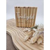 Trinkgeldkasse Aus Holz/Spardose Für Mitarbeiter Gelddose Geschenkidee Holzwürfel Geld Mit Schloss Bürozubehör von DesignForMemories