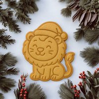 Keksausstecher Löwenfreund Weihnachten | Plätzchen Ausstecher Mit Weihnachtsmütze Backform Geschenkidee Keksausstecher Löwenfreund Weihnachten | Plätzchen Ausstecher Mit Weihnachtsmütze Backform Geschenkidee von DesignGlueckShop