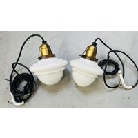 Ein Set Von 60Er Jahre Vintage Glas Hängelampen von DesignLightsDenmark