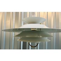 Vitrika Dänemark 1970Er Jahre Pendelleuchte Messing Modell 134806 von DesignLightsDenmark