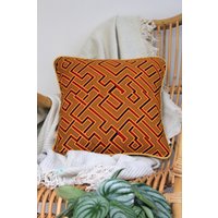 Gelbes Und Blaues Wachs-Kissen „Kasoa" von DesignMatucana
