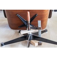 Eames Lounge Chair Seat Support Shaft Bushing von DesignRestoration