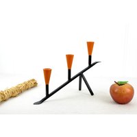 Kerzenständer Catalin Stahl Geschmiedet 30Er 50Er Kerzenleuchter Kerzen Vintage Design Leuchter Minimalismus Bakelit Tripod Kerzenständer Catalin Stahl Geschmiedet 30Er 50Er Kerzenleuchter Kerzen Vintage Design Leuchter Minimalismus Bakelit Tripod von DesignVintageShopDE