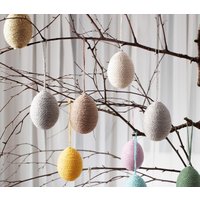Mit Kordel Umwickelte Ostereianhänger - Kleine Frühlingshafte Tisch- Oder Baumdekoration von DesigndeDIURA