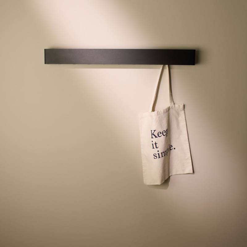 Minimalistische Wandgarderobe Schwarz von Designfabrik Hamburg