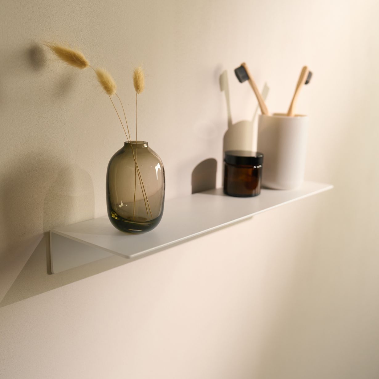 Wandregal ohne Bohren Weiß Wandregal ohne Bohren Weiß von Designfabrik Hamburg
