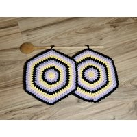 Hexagon Topflappen Potholders Sechseck Square Homeaccessoire Decoration Dekoration Kitchenhelper Küchenhilfe Crochet Gehäkelt Hexagon Topflappen Potholders Sechseck Square Homeaccessoire Decoration Dekoration Kitchenhelper Küchenhilfe Crochet Gehäkelt von Designmadebymanuela