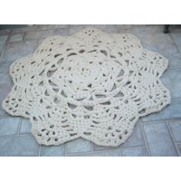 Handgehäkelte Häkeldecke - 48" Rund Handgehäkelte Häkeldecke - 48" Rund von DesignsByDoodles