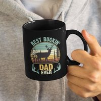 Best Buckin "Dad Ever, Hirsch Vater Niedliche/Lustige Schwarze Kaffeetasse | 11 Oder 15 Unzen - Schöne Premium-Qualitäts-Geschenkidee von DesignsByPascal