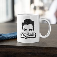 Ew, David - Alexis Moira Rose, Lustige Kaffeetasse | 11 Oder 15Oz Schöne Premium Qualität Geschenkidee | Ganz Weiß Mit Farbigem Innen-/Henkel von DesignsByPascal