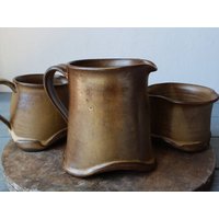 Keramikkrug, Keramikkaffeekanne, Keramik-Hochzeitsgeschenk, Rustikale Braune Teekanne, Moderner Krug, Bronzekrug von DesignsByViviH
