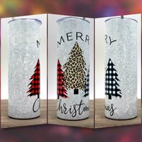Merry Christmas Gepard Baum Und Karo | Weihnachtsbecher Weihnachtsgeschenke Unter 25 Weihnachtsgeschenk Geschenke Für Sie 20Oz Skinny Becher von DesignsbyLGH