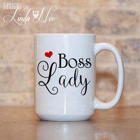 Chefin Mug, Chef Inspirierende Becher, Schreibtischzubehör, Schreibtisch Dekor, Inspirierend Zitat, Keramik Kaffeebecher, Geschenk Für Chef, Tasse von DesignsbyLindaNeeToo