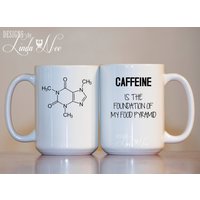 Koffein Molekül Koffein Ist Die Grundlage Für Mein Essen Pyramide Becher, Lustige Zitieren Becher, Nerd-Becher, Geek Wissenschaft Geschenk Msa95 von DesignsbyLindaNeeToo