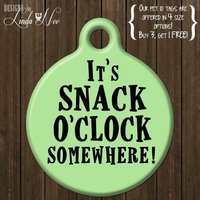 Lustige Hundemarke, Personalisierte Snack O'clock | Mehrere Größen Lustige Hundemarke, Personalisierte Snack O'clock | Mehrere Größen von DesignsbyLindaNeeToo