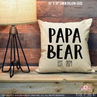 Papa Bär Kissen Geschenk Für Benutzerdefinierte Abdeckung Akzent Vaters Tagesgeschenk Personalisierte Mama Pcp99 von DesignsbyLindaNeeToo