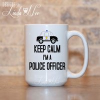 Ruhig, Ich Bin Ein Polizist Becher, Geschenk Polizei Gesetzeshüter Geschenke Cop Kaffeebecher Kaffee Msa143 von DesignsbyLindaNeeToo