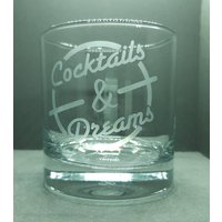 Cocktail Inspirierte Cocktails & Träume Geätztes Becherglas - Personalisiert von DesirableIcon