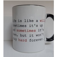 Das Leben Ist Wie Ein Willy .... Lustige Keramiktasse von DesirableIcon