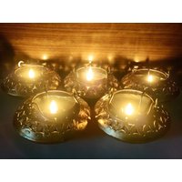 Handgemachte Metall Hängelampe Für Kerzen - Set Von 5 Stück, Housewarminggeschenk, Antike Hurrikanlampe/Teelichthalter von DesirePanache