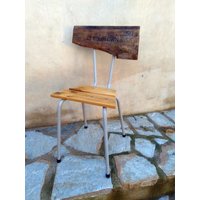 Vintage Und Exklusiver Recycelter Risk-stuhl Vintage Und Exklusiver Recycelter Risk-stuhl von Deskartes