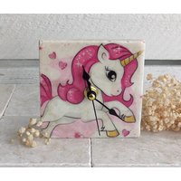 Uhr Aus Marmorfliese Inkl. Holzständer, Kleine Tischuhr, Regaluhr, Standuhr Mit Einhorn Motiv von DevinitaArtCreation