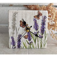 Uhr Aus Marmorfliese Inkl. Holzständer, Kleine Tischuhr, Regaluhr, Standuhr Mit Schmetterling Und Grashalm Motiv Uhr Aus Marmorfliese Inkl. Holzständer, Kleine Tischuhr, Regaluhr, Standuhr Mit Schmetterling Und Grashalm Motiv von DevinitaArtCreation