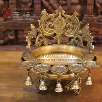 Brass Mughal Urli Having 5 Diyas | Lampe - Rajasthan Make Hochglanz Gold Finish von DharmaStatues