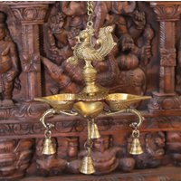 Messing 4 Diyas Hängende Pfau Öllampen - Nur Bei Dharma | Bügellampen von DharmaStatues