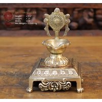 Messing Paar Shankha Lampe | Diyas - Ohne Sockel | Bügellampen von DharmaStatues