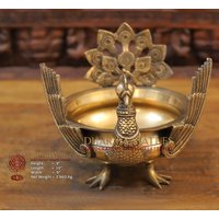 Messing Pfau Auspicious Urli | Urn Made - India von DharmaStatues