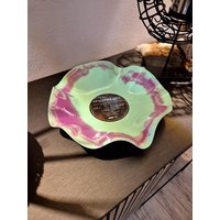 Bunte Schallplatten Schale Aus Einer Echten Vinyl Schallplatte Die Zu Einem Außergewöhnlichen Dekoration/Kunstobjekt Verarbeitet Wurde von DiWaUpcycling