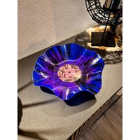 Bunte Schallplatten Schale Aus Einer Echten Vinyl Schallplatte Die Zu Einem Außergewöhnlichen Dekoration/Kunstobjekt Verarbeitet Wurde von DiWaUpcycling