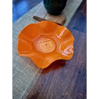 Bunte Schallplatten Schale Aus Einer Echten Vinyl Schallplatte Die Zu Einem Außergewöhnlichen Dekoration/Kunstobjekt Verarbeitet Wurde Bunte Schallplatten Schale Aus Einer Echten Vinyl Schallplatte Die Zu Einem Außergewöhnlichen Dekoration/Kunstobjekt Verarbeitet Wurde von DiWaUpcycling