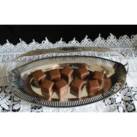 Vintage Versilberte Bon-Bon-Teller Verzierter Griff, Durchbohrter Rand von DianaVintageEmporium