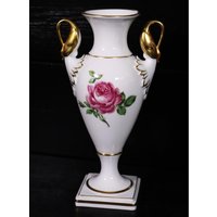 Ak Kaiser Porzellan Amphore 23, 8 cm Moosrose Handbemalt Schwanengriff in Gold #r von DieAufraeumerDE
