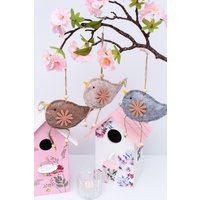 Vögel Filz Vogelhaus Holz Dekoration Zum Hängen Wanddekoration Frühling Vogel Deko Sommer Hochzeit Landhausstil Nistkasten Vögel Filz Vogelhaus Holz Dekoration Zum Hängen Wanddekoration Frühling Vogel Deko Sommer Hochzeit Landhausstil Nistkasten von DieDekobude