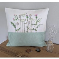 Kissenbezug in Kreuzstich "Herbstwiese" Dahlbeckkissenhandgesticktherbstdekodekokissengeschenk Frauenherbstdekodisteln Gestickt von DieStickAG
