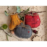Kürbisse Aus Stoff 3 Tlg. Set 1Herbstdekoanhänger Für Den Herbstanhänger Mit Schriftzugkürbisstoffanhängertischdeko Herbst von DieStickAG