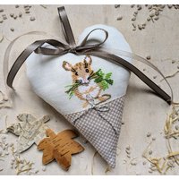 Neudekoherz Kleine Maus in Kreuzstichdahlbeckherz Handbestickthandgesticktleinenherzdekoherzbesticktherbstdekogeschenk Frauen von DieStickAG