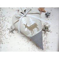 Neudekoherz Reh Im Wald in Kreuzstichrehhandgesticktherzdeko Weihnachtenadventanhängerleinenherzstoffherzdahlbeck von DieStickAG