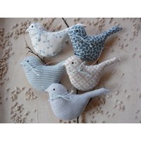 Stoffvögel 5 Stk. Zarte Farben Sommerdekostoffvogelanhänger Vogelsommerdekorationvogelfensterdekokleingemustert von DieStickAG