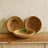 Antike Brotkörbe | Alte, Rustikale Gewebte Strohkörbe Vintage Rye Coiled Bowls Bauernhaus Dekoration Österreich 1900 Antike Brotkörbe | Alte, Rustikale Gewebte Strohkörbe Vintage Rye Coiled Bowls Bauernhaus Dekoration Österreich 1900 von DieTandlerei