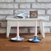 Antike Emaille Kerzenhalter | Runder Kammerstab Mit Griff Blau, Weiße Emailleware Schäbiges, Rustikales Bauernhaus Dekor 1920-1940 Antike Emaille Kerzenhalter | Runder Kammerstab Mit Griff Blau, Weiße Emailleware Schäbiges, Rustikales Bauernhaus Dekor 1920-1940 von DieTandlerei