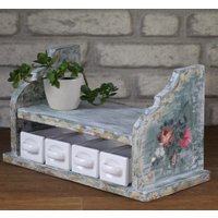 Vintage Küchen Regal Holz Mit 4 Keramik Schubladen | Gewürzregal Shabby Küche Aufbewahrung, Organizer Kräuter Wandregal Alte Bauernhaus Dekoration Vintage Küchen Regal Holz Mit 4 Keramik Schubladen | Gewürzregal Shabby Küche Aufbewahrung, Organizer Kräuter Wandregal Alte Bauernhaus Dekoration von DieTandlerei