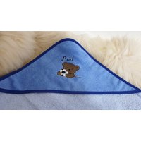 Babybadetuch Kapuzenhandtuch Teddy Fußball & Wunschname W531 von DieWichtelstickerei