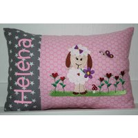 Kissen Schaf Schäfchen Graue Sterne Rosa Kleine Blumen & Wunschnamen W969 von DieWichtelstickerei