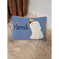 Kissen Taufkissen Eisbär Vögelchen Jeansblau Waffel & Wunschnamen W1637 Kissen Taufkissen Eisbär Vögelchen Jeansblau Waffel & Wunschnamen W1637 von DieWichtelstickerei
